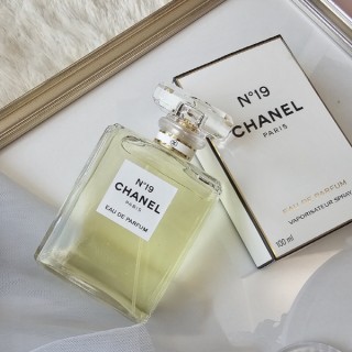 샤* N' 19 Eau de parfum